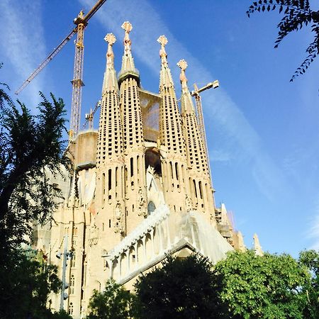 Apartment Bright Sagrada Familia Барселона Екстер'єр фото